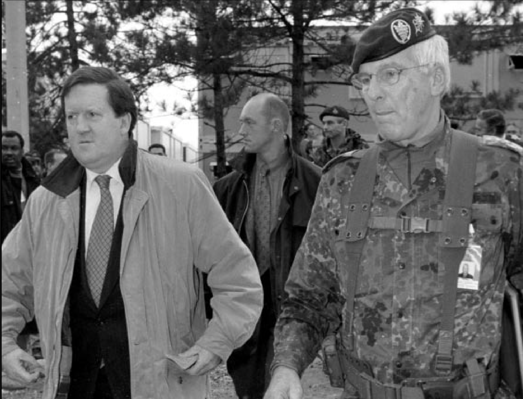 General Klaus Reinhardt, Commander KFOR, accompanies NATO Secretary General Lord Robertson as he visits KFOR HQ in October 1999.